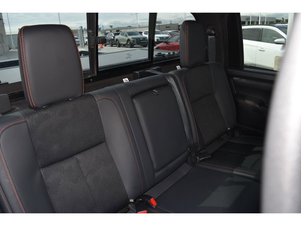 Used 2024 Nissan Titan PRO-4X image 35