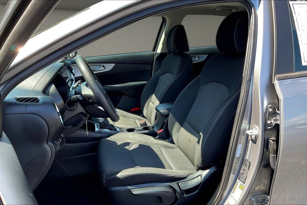 Used 2024 Kia Forte LXS w/ LXS Technology Package FWD image 24