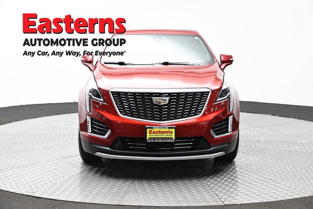Used 2022 Cadillac XT5 Premium Luxury AWD/4WD image 2