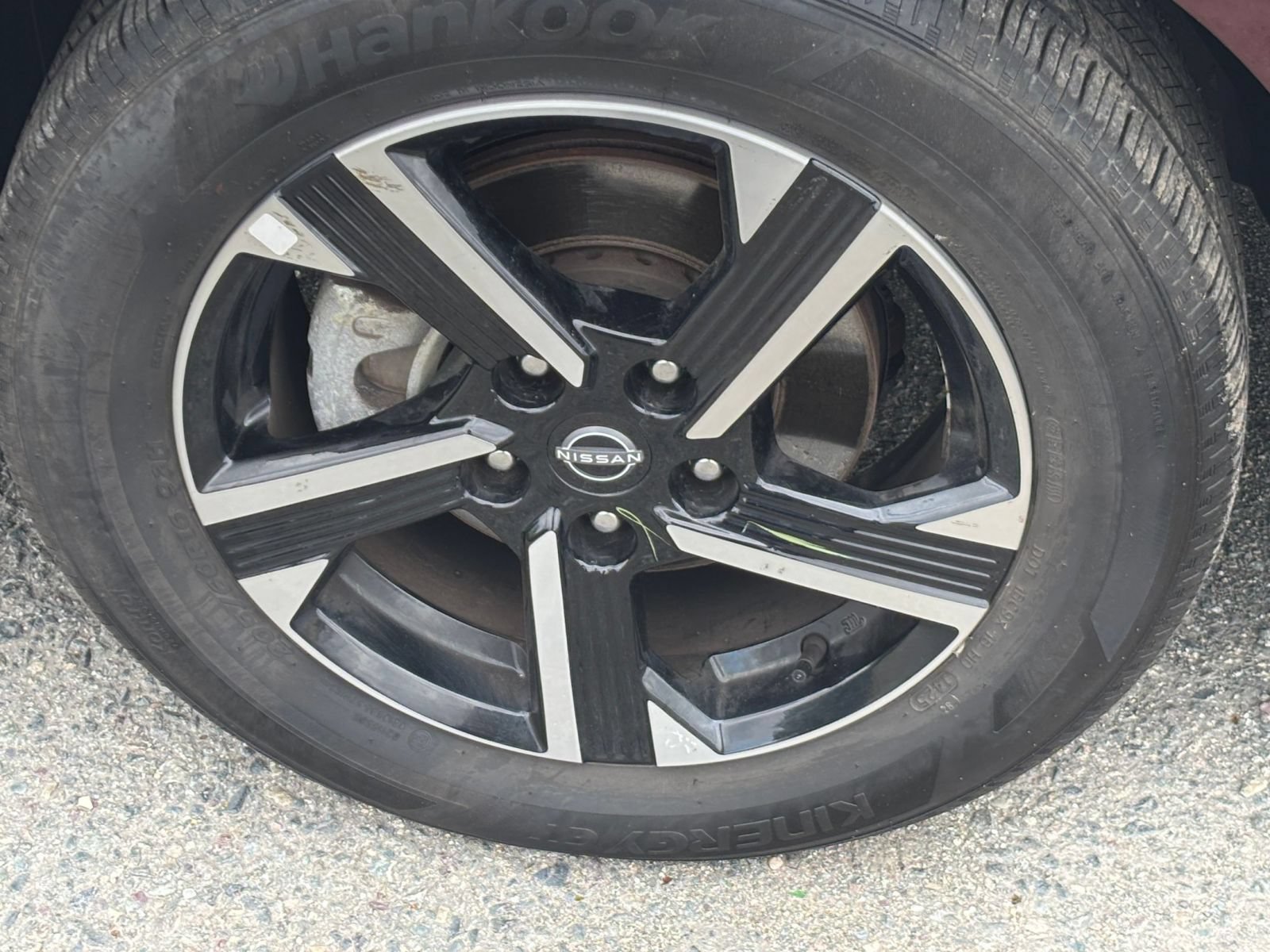 Used 2025 Nissan Sentra SV FWD image 25