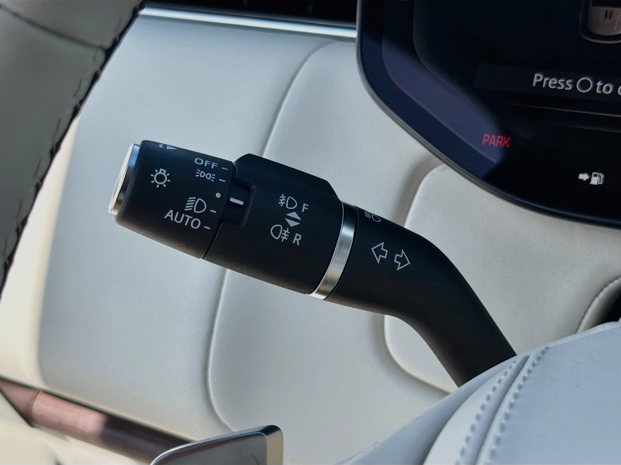 New 2026 Land Rover Range Rover SE AWD/4WD image 37