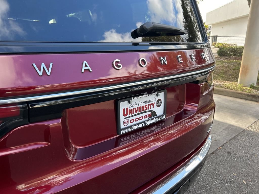 Used 2023 Jeep Wagoneer Series III w/ Preferred Equipment Group RWD image 17