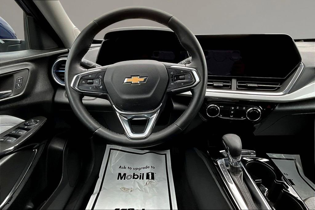Used 2024 Chevrolet Trax LT w/ Driver Confidence Package FWD image 8