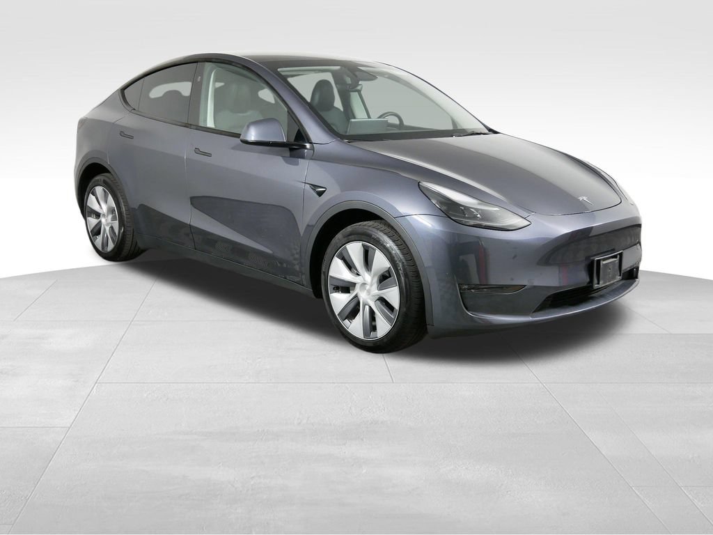 Used 2023 Tesla Model Y Long Range AWD/4WD image 2