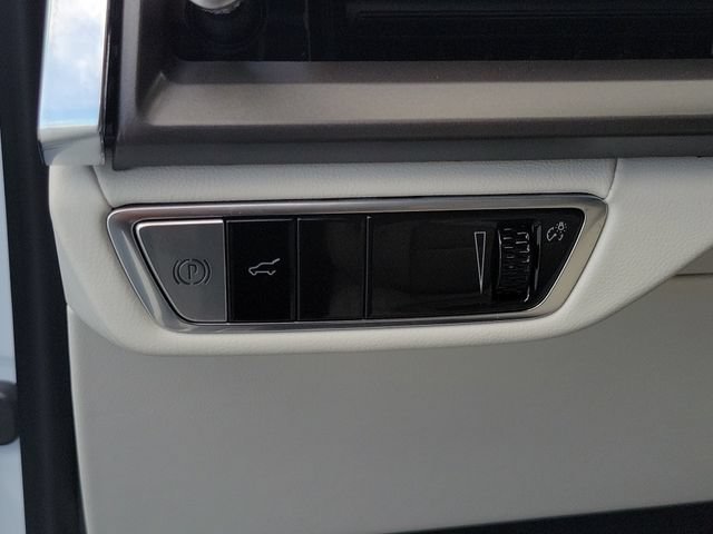 New 2027 Cadillac Vistiq Sport AWD/4WD image 19