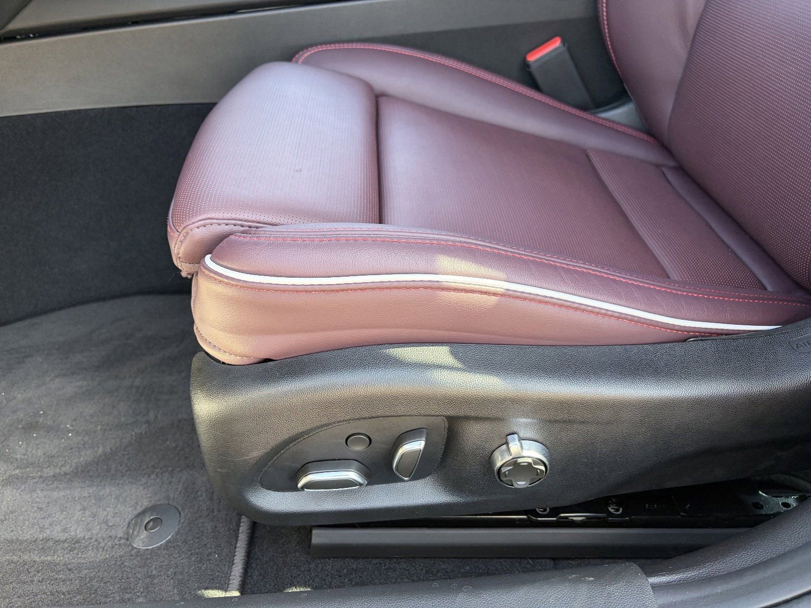 Used 2025 Cadillac CT4 Sport RWD image 22