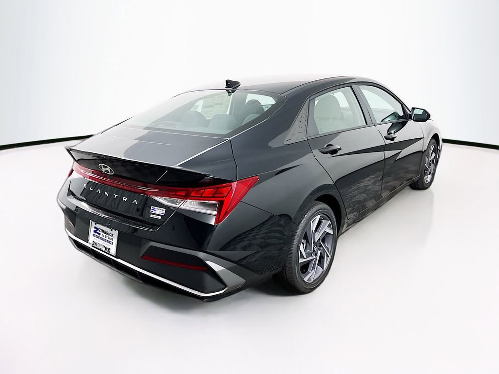 Certified 2025 Hyundai Elantra SEL image 7