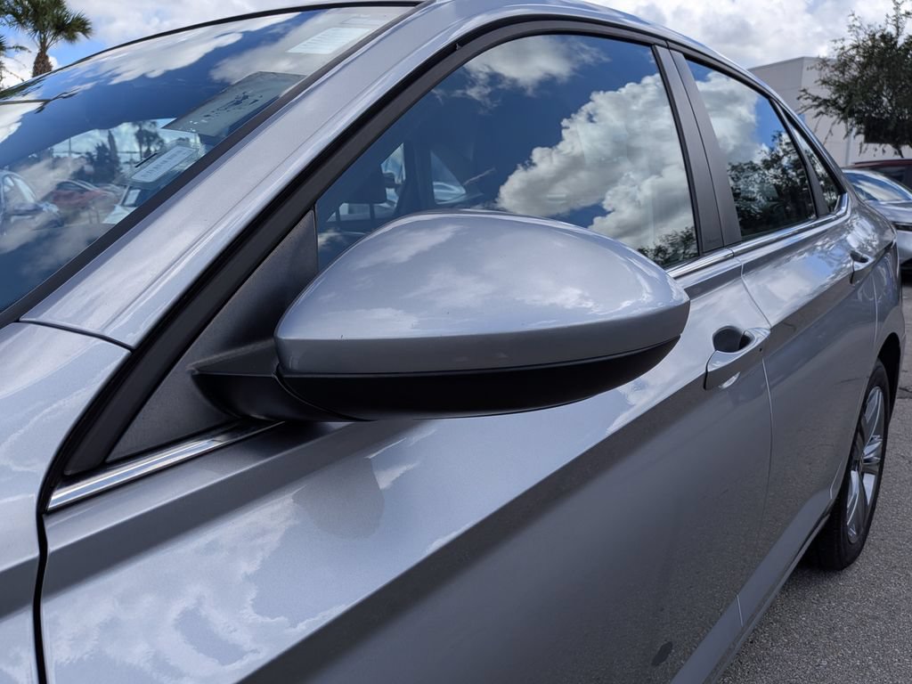 Used 2024 Volkswagen Jetta SE FWD image 11