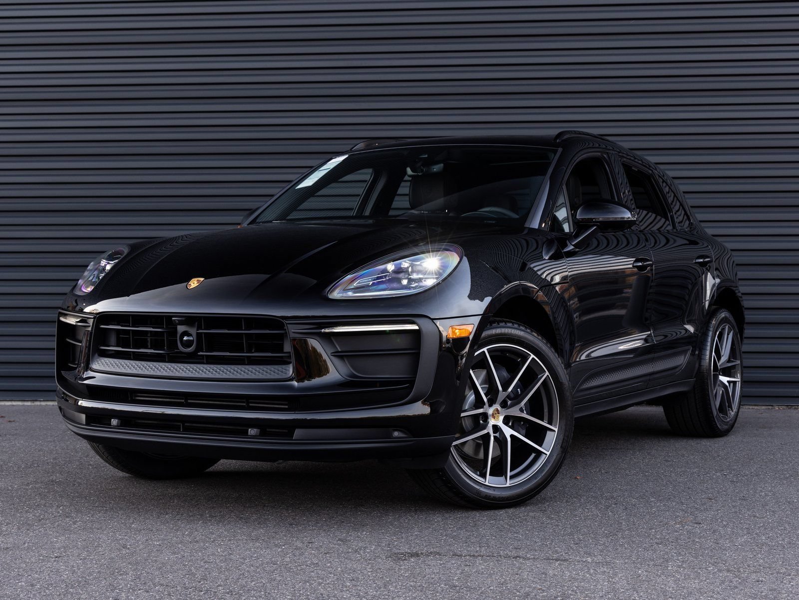 New 2026 Porsche Macan AWD/4WD image 1