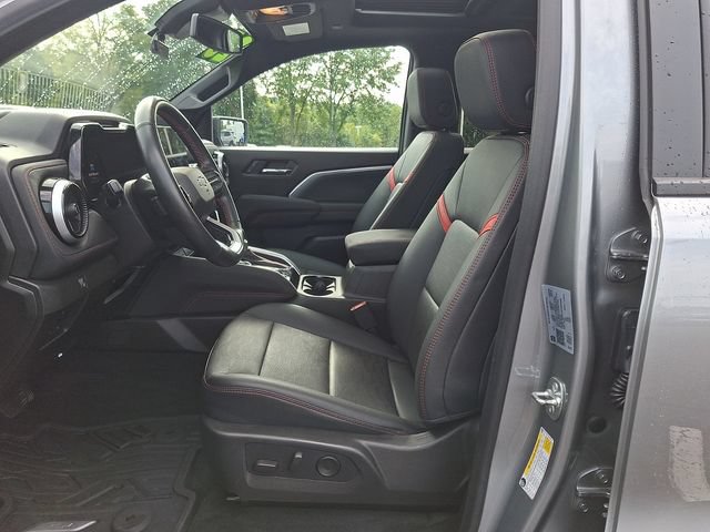 Certified 2025 Chevrolet Colorado Z71 w/ Technology Package AWD/4WD image 13