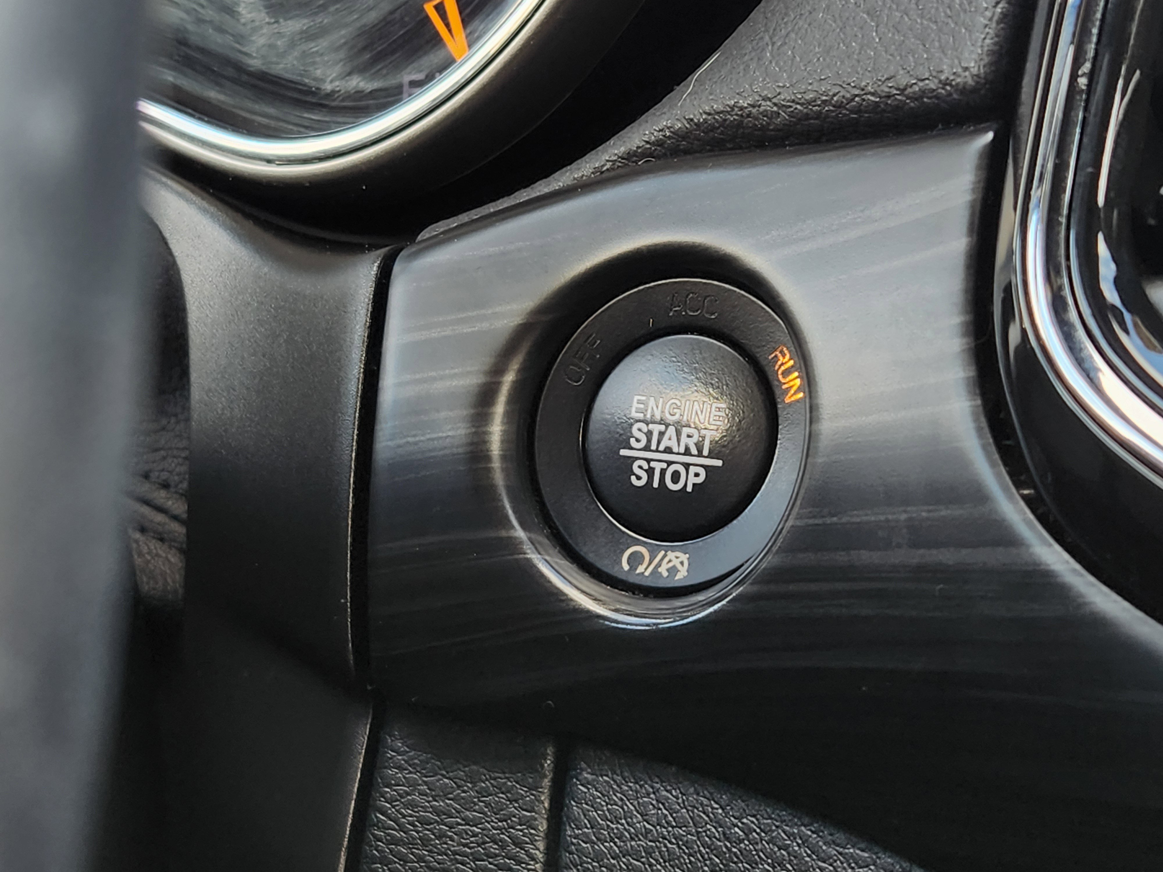 Used 2021 Jeep Grand Cherokee Laredo X image 25