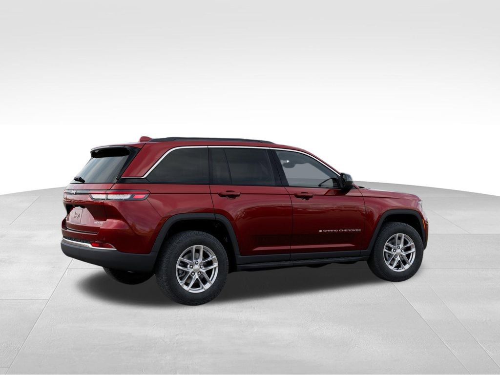 New 2026 Jeep Grand Cherokee Laredo image 4