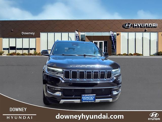 Used 2024 Jeep Wagoneer L Series II w/ Flexible Seating Group AWD/4WD image 2