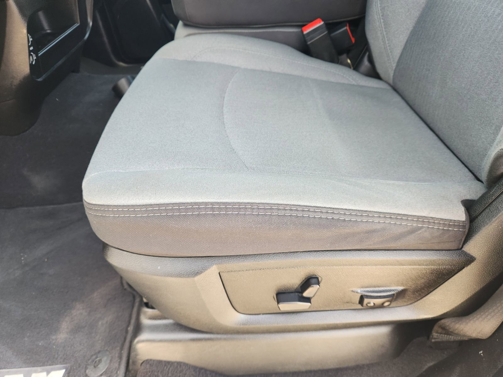 Used 2024 RAM 3500 Big Horn image 25