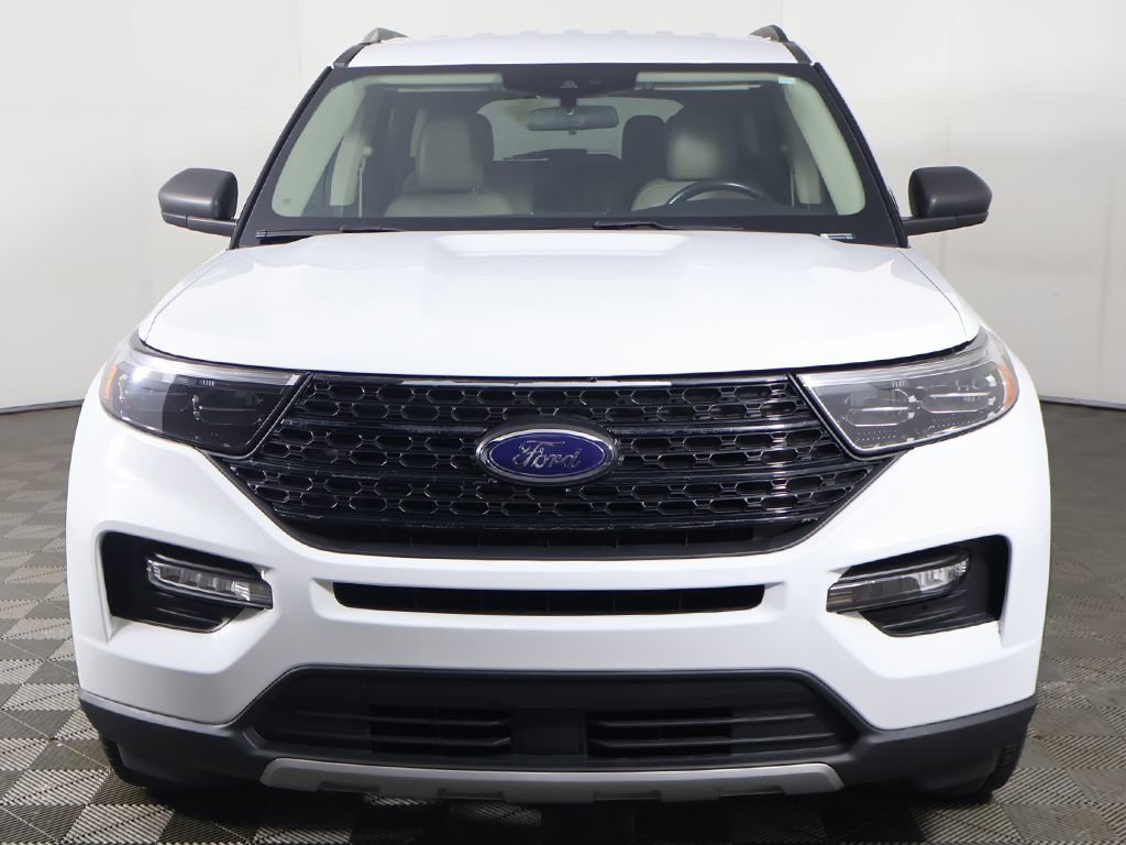 Used 2021 Ford Explorer XLT w/ Equipment Group 202A AWD/4WD image 12