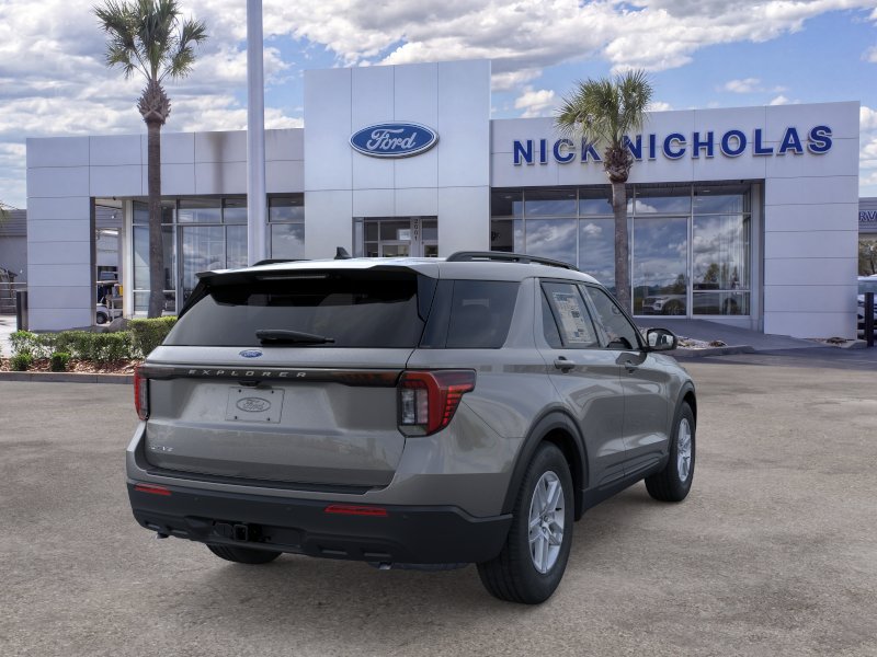 New 2026 Ford Explorer Active RWD image 8
