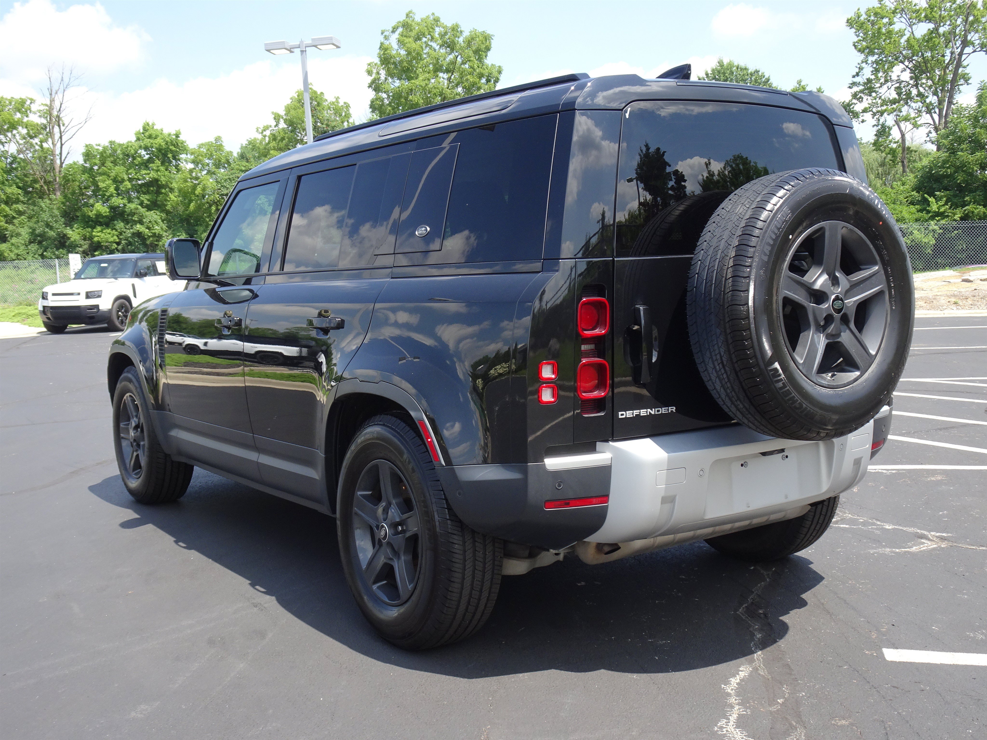 Used 2021 Land Rover Defender 110 S AWD/4WD image 7