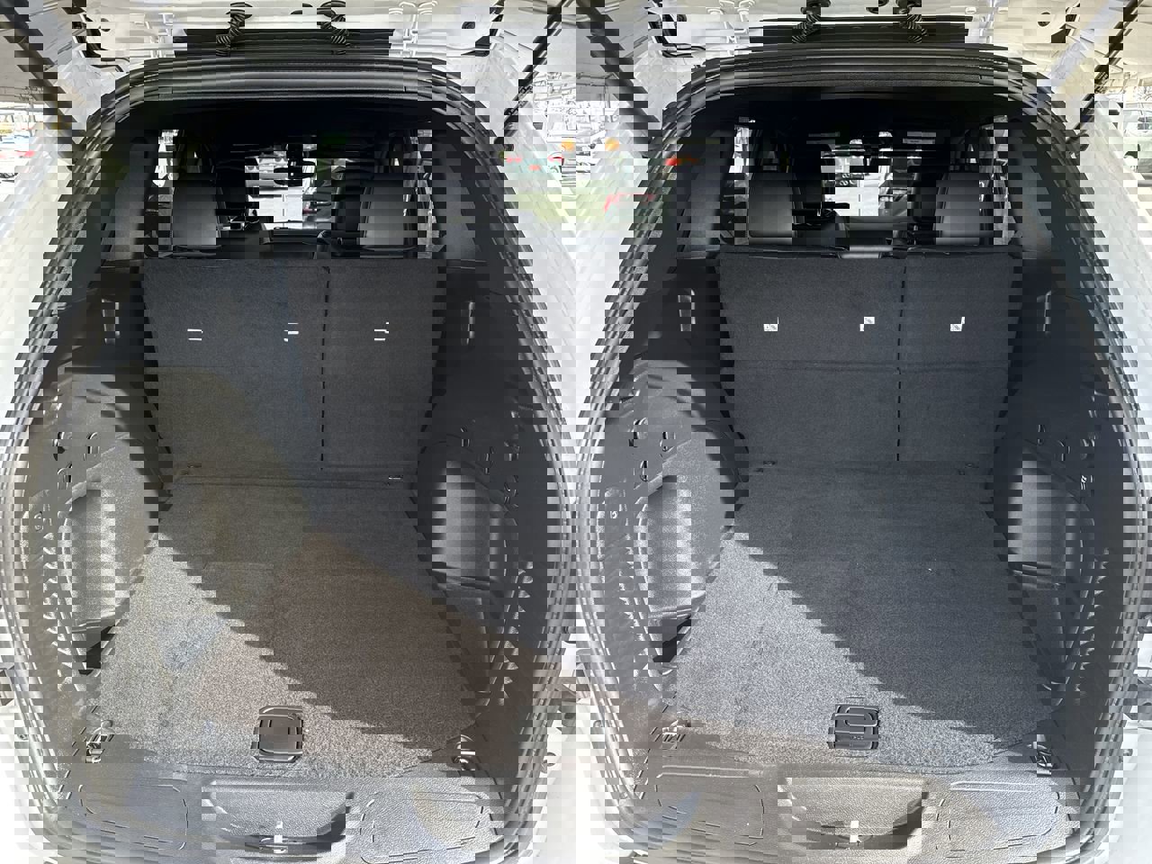 Used 2022 Jeep Grand Cherokee Laredo X image 24