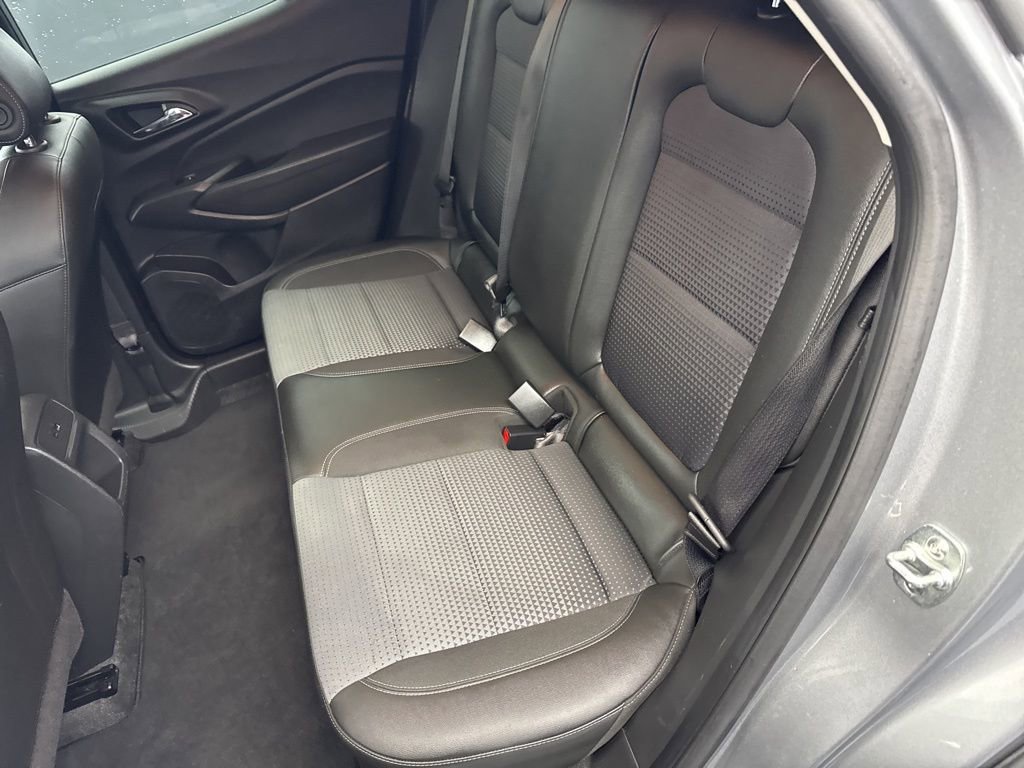 Used 2025 Chevrolet Trax LT w/ LT Convenience Package FWD image 34