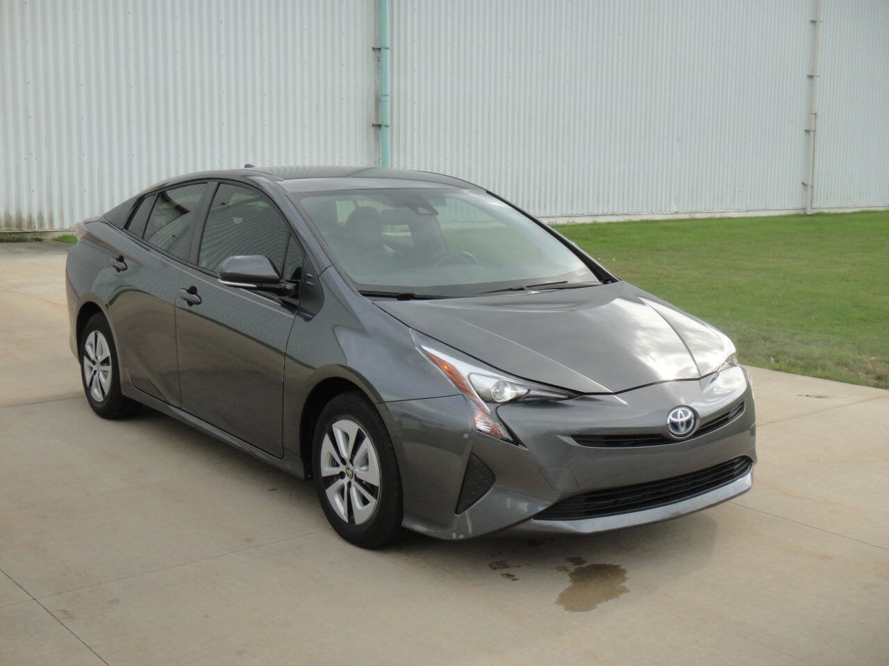 Used 2017 Toyota Prius Four FWD image 32
