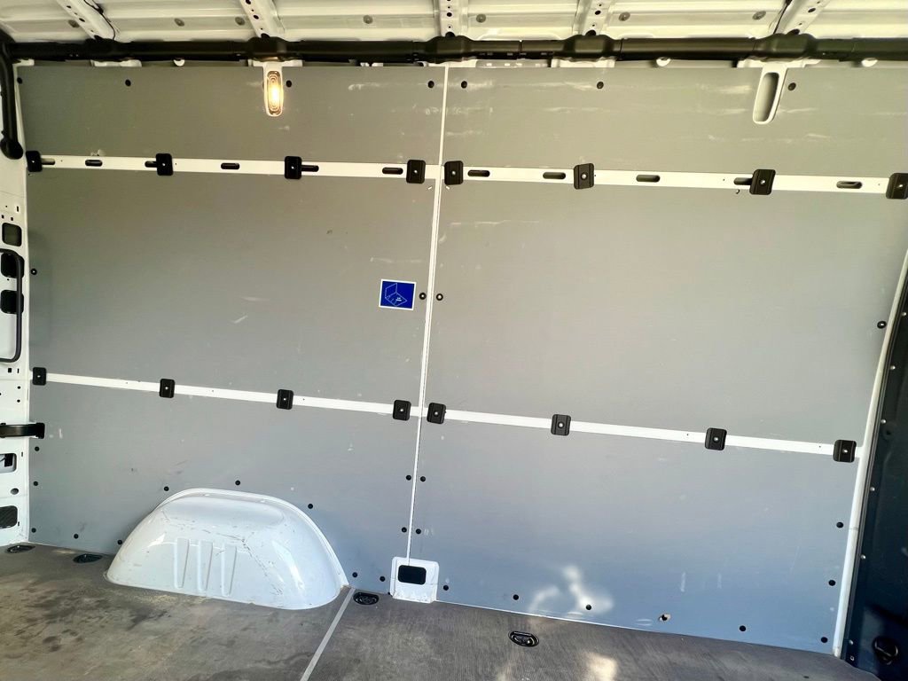 Used 2025 Mercedes-Benz Sprinter 2500 image 15