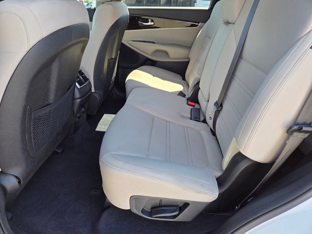 Used 2020 Kia Sorento LX image 20