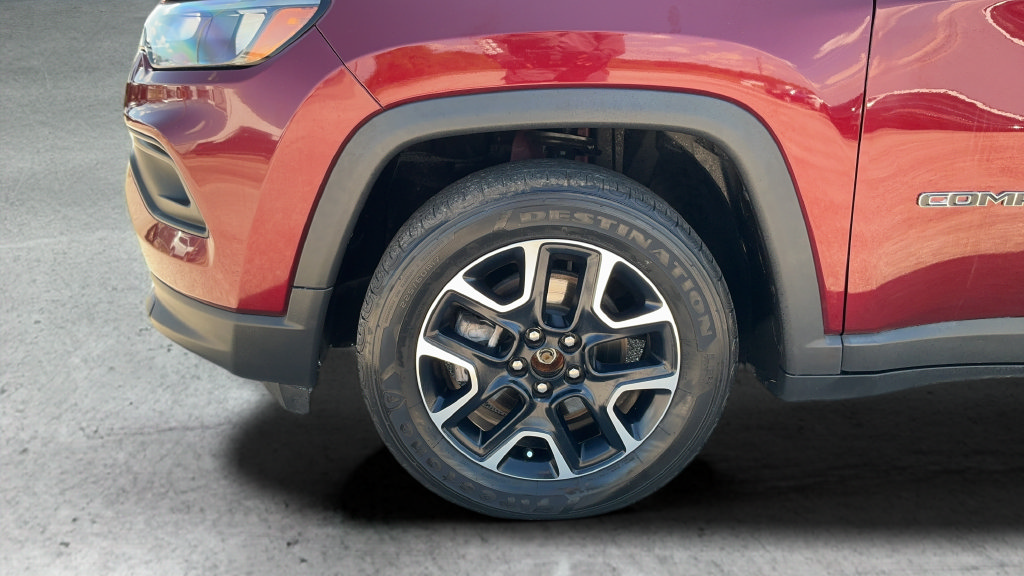 Used 2022 Jeep Compass Latitude w/ Sun and Sound Group FWD image 26