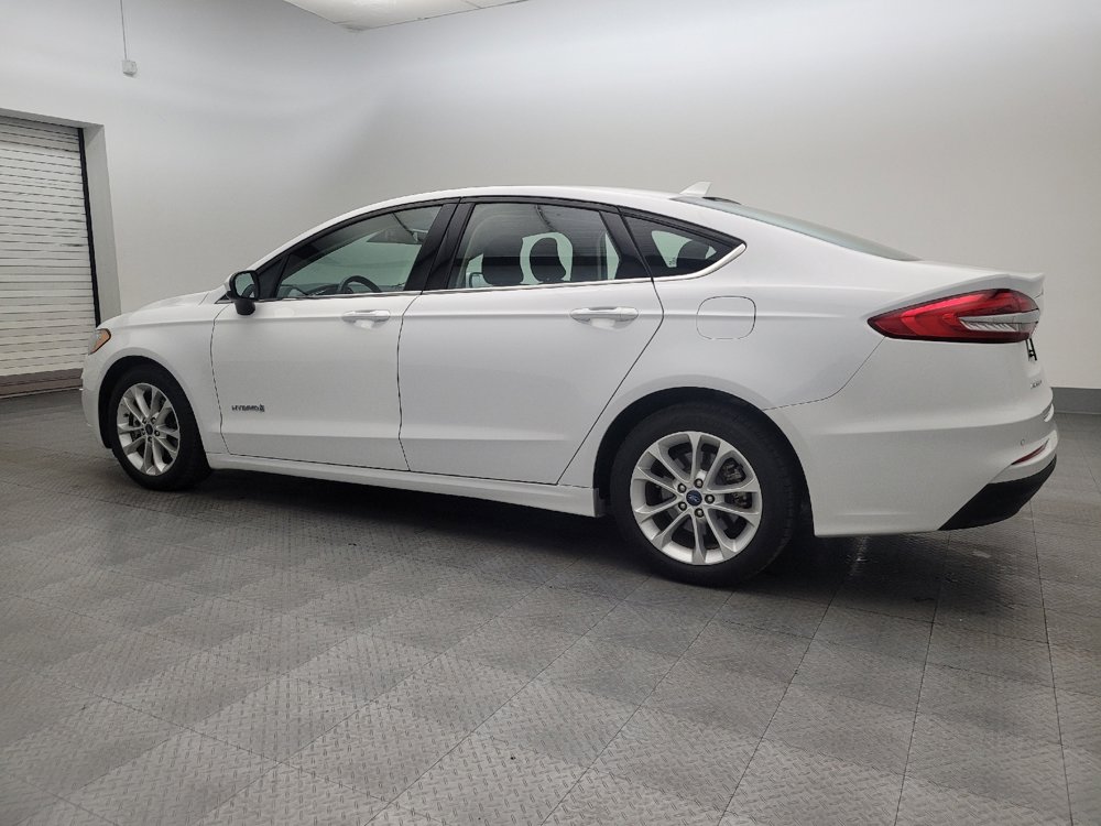 Used 2019 Ford Fusion SE image 3
