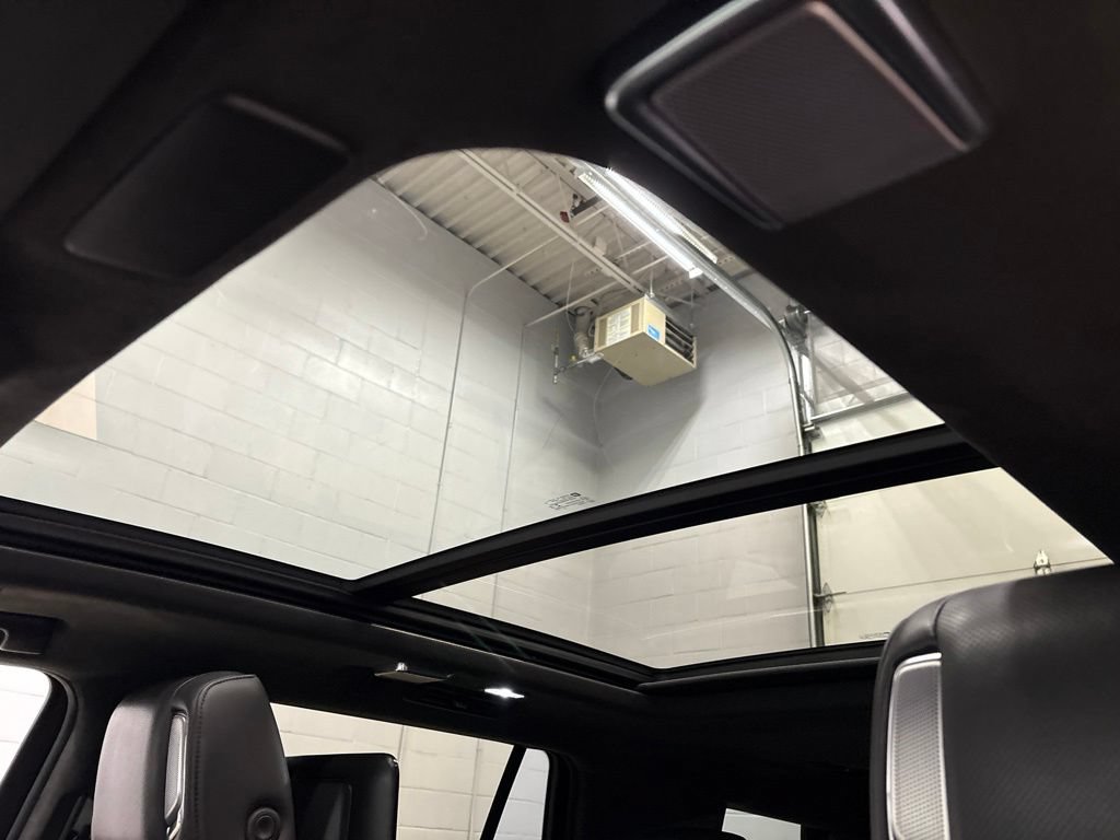 Used 2021 Cadillac Escalade Sport Platinum w/ Heavy-Duty Trailer Package AWD/4WD image 28