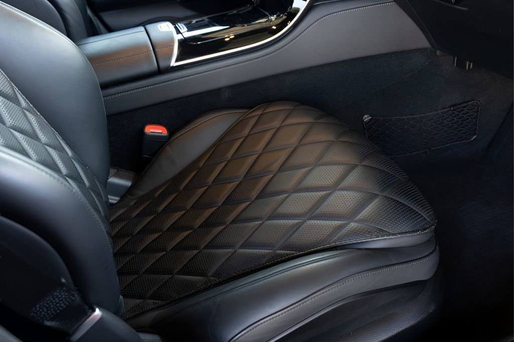 Used 2022 Mercedes-Benz S 580 4MATIC Sedan w/ AMG Line Package image 92