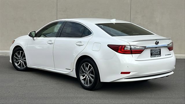 Used 2016 Lexus ES 300h image 3