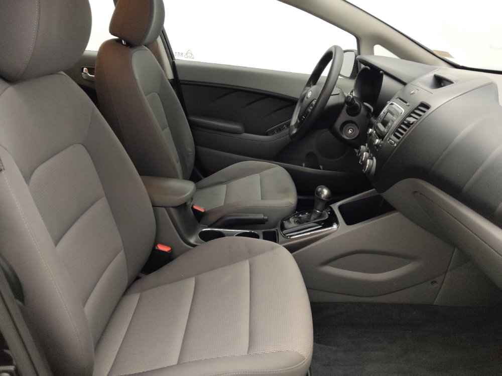 Used 2017 Kia Forte LX image 21