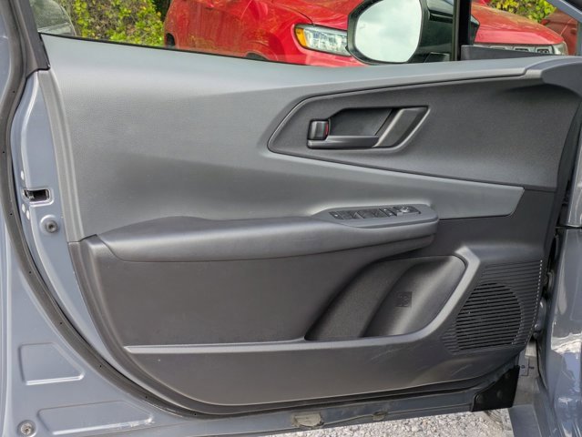 Used 2025 Toyota Prius LE image 2