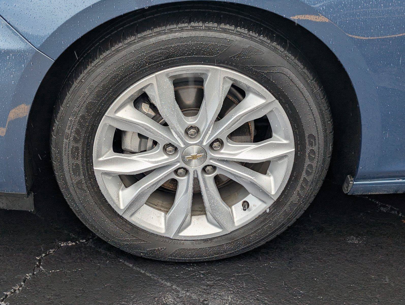 Used 2025 Chevrolet Malibu LT FWD image 9