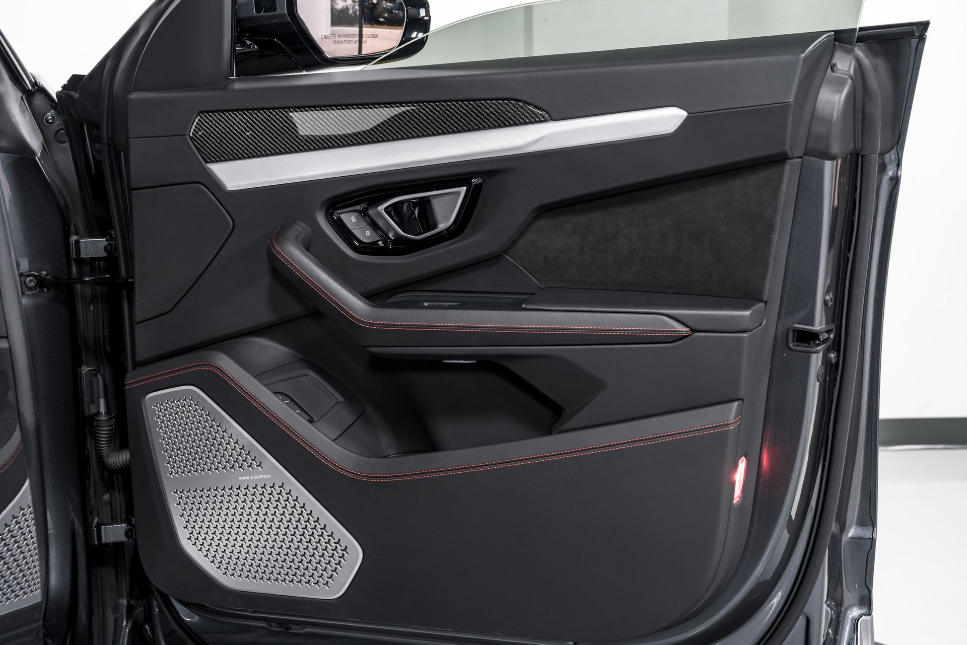 Used 2020 Lamborghini Urus image 43