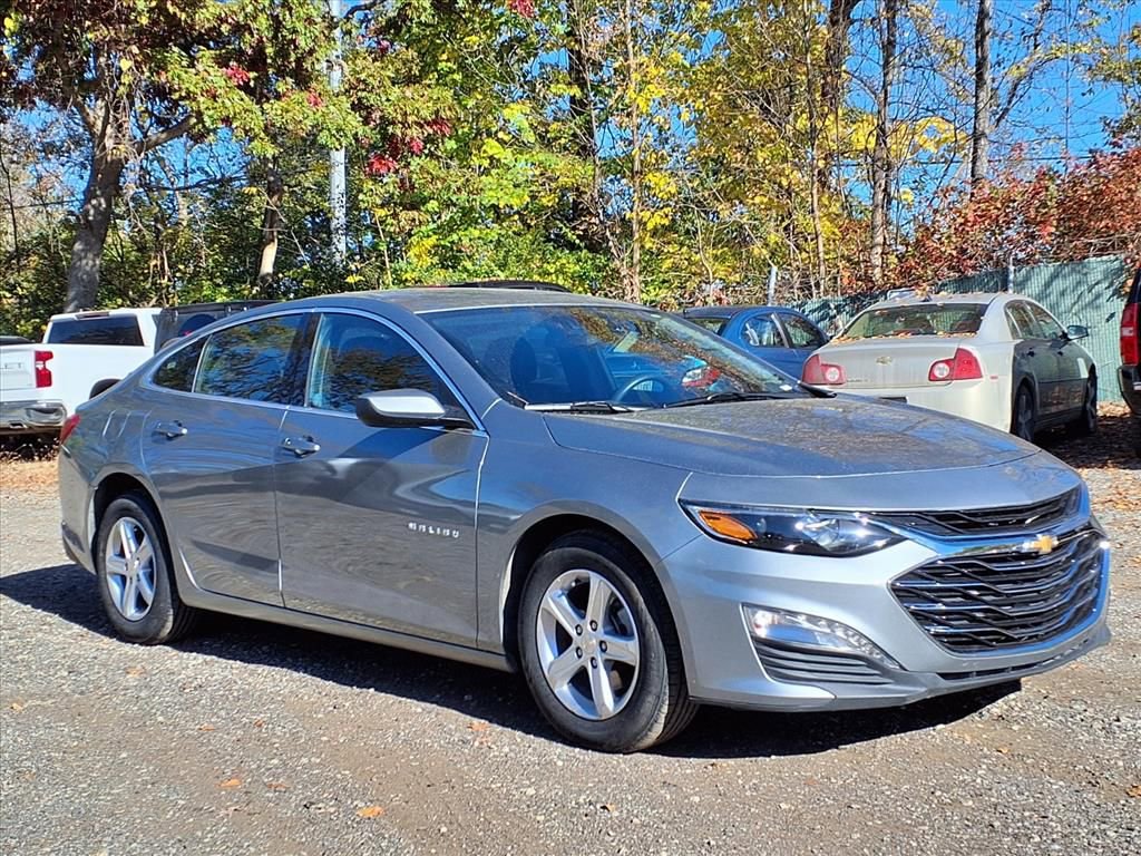 Used 2023 Chevrolet Malibu LT image 3