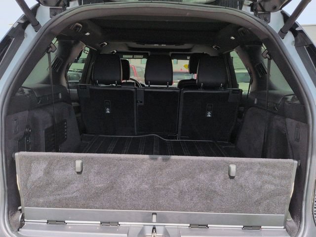 Used 2020 Land Rover Discovery Landmark AWD/4WD image 13