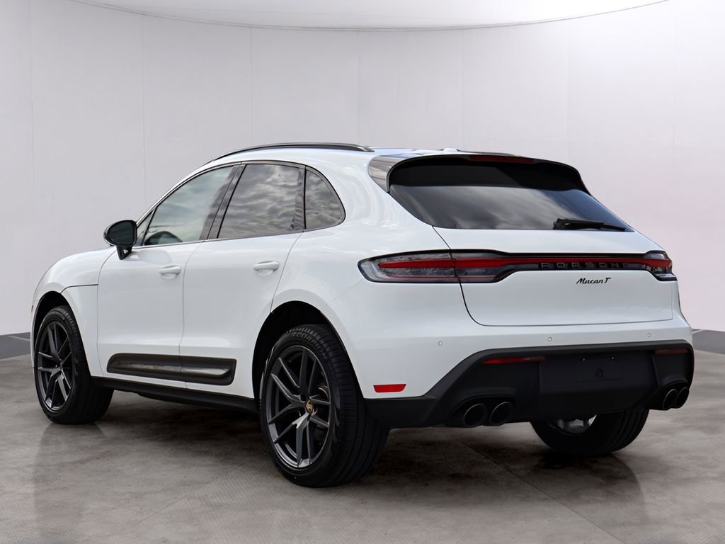 Certified 2025 Porsche Macan Turbo image 3