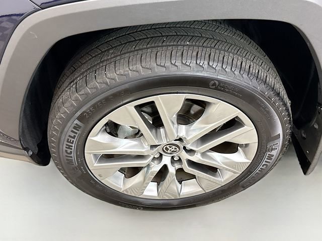 Used 2024 Toyota RAV4 XLE Premium image 31
