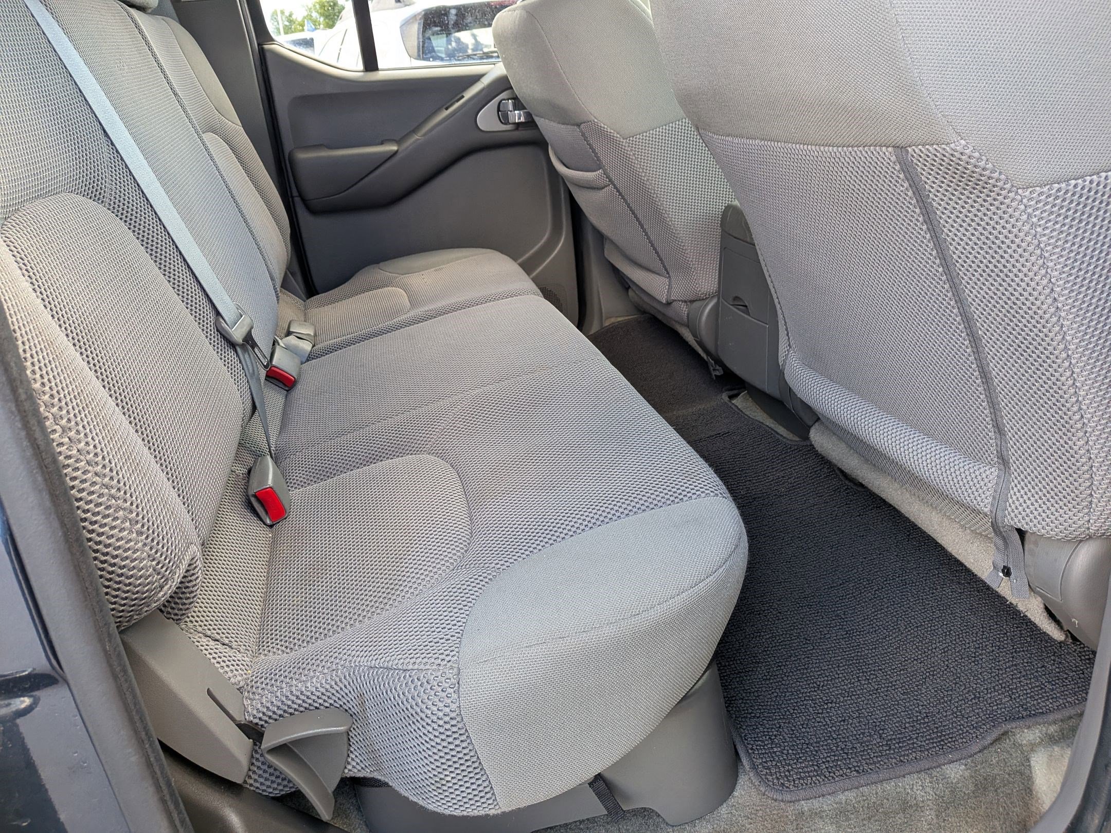 Used 2017 Nissan Frontier SV image 28