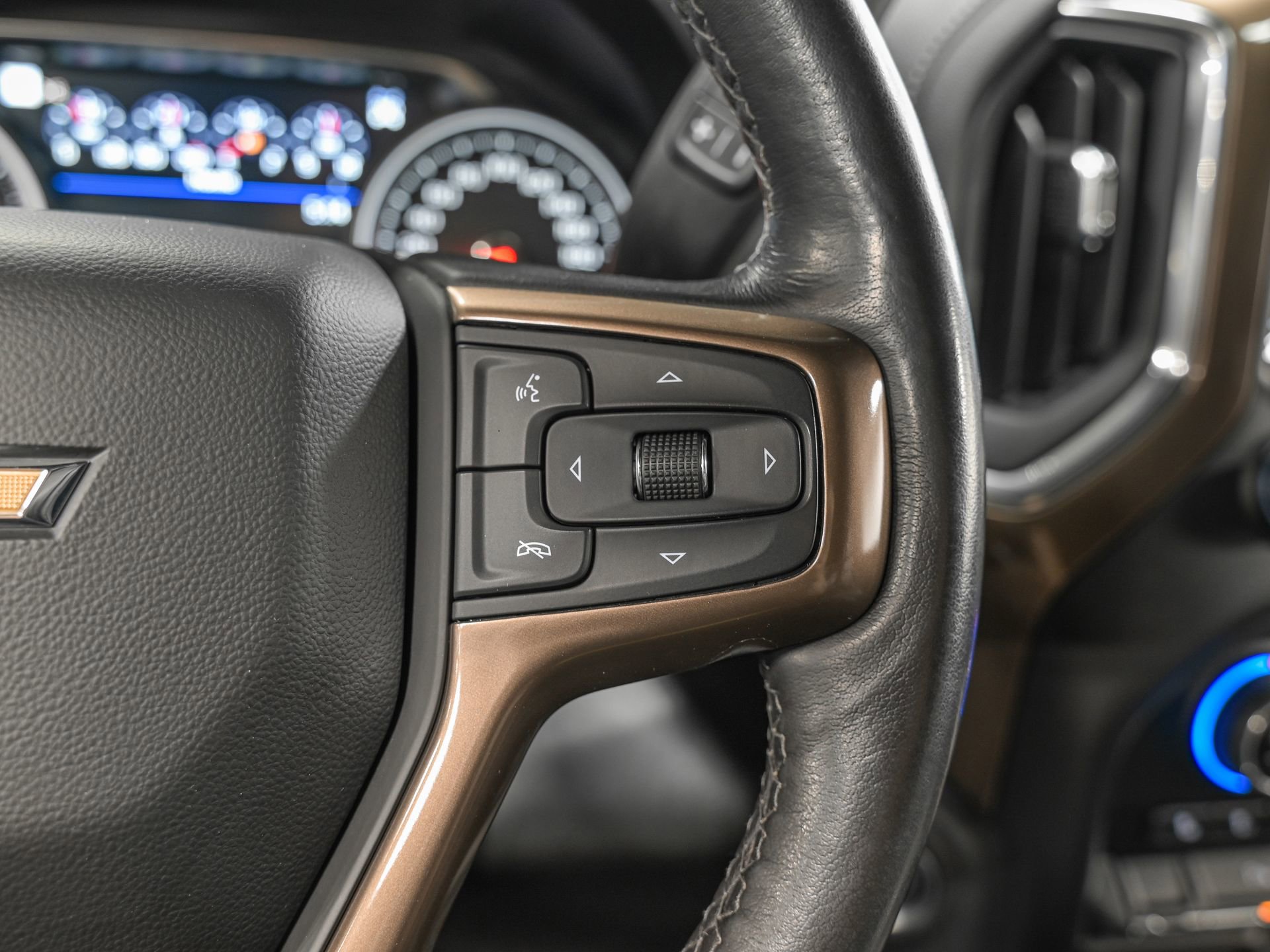 Used 2022 Chevrolet Silverado 1500 High Country w/ Z71 Off-Road Package image 20