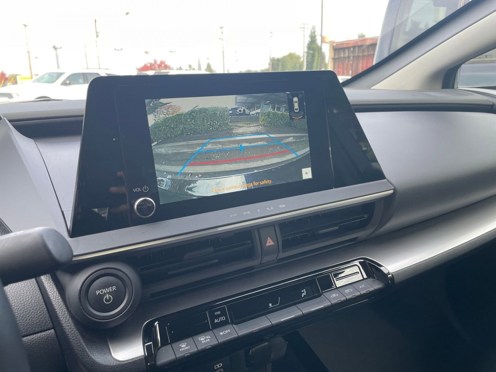 Used 2025 Toyota Prius LE image 17