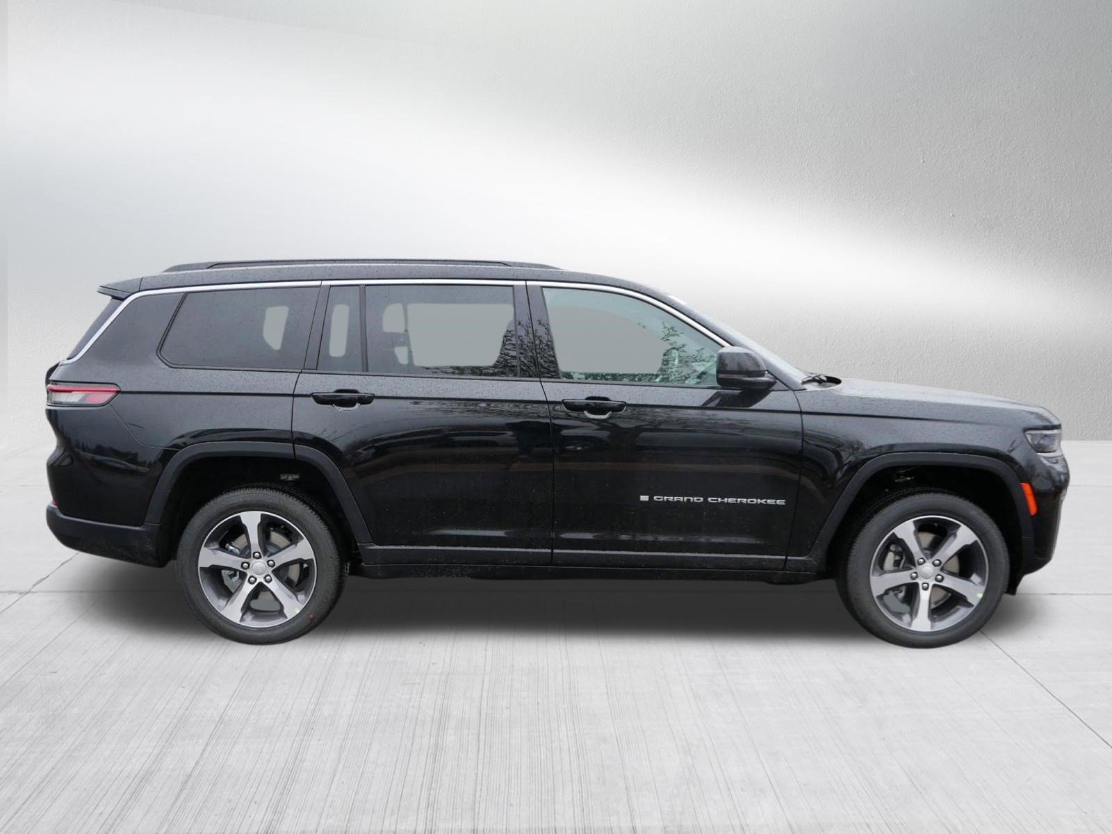New 2026 Jeep Grand Cherokee L Limited AWD/4WD image 8