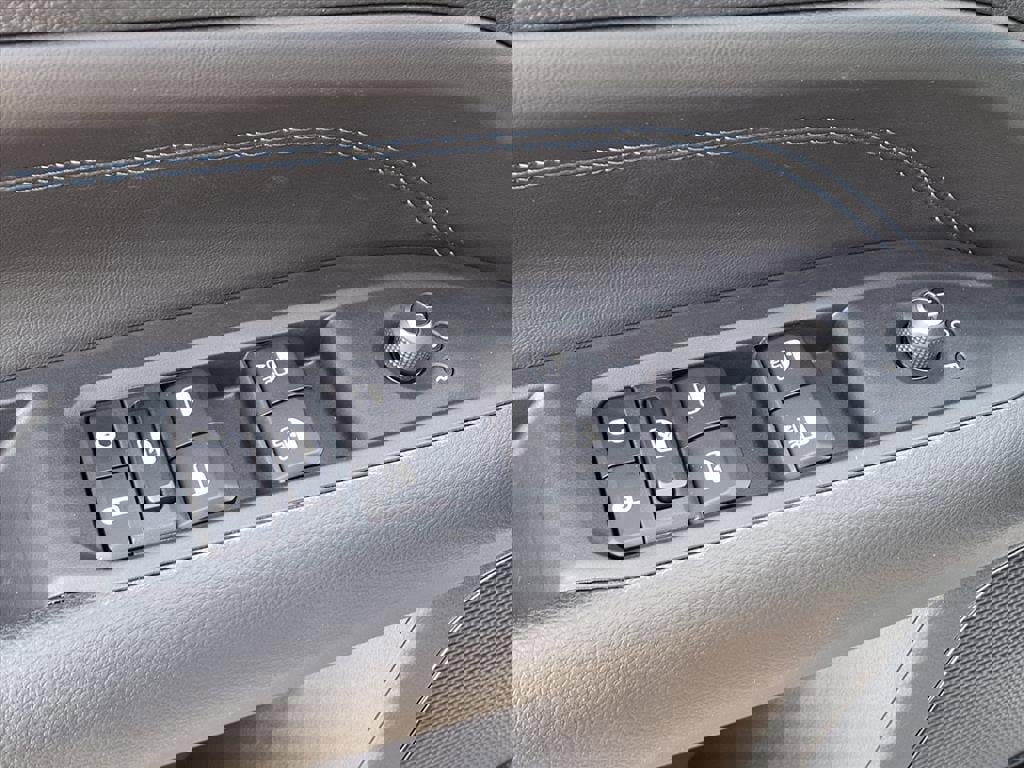 New 2026 Jeep Compass Altitude image 10