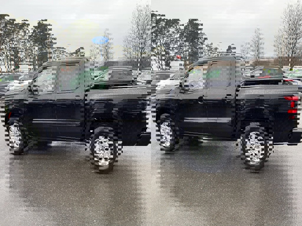 Used 2022 Nissan Frontier SV w/ Technology Package image 9