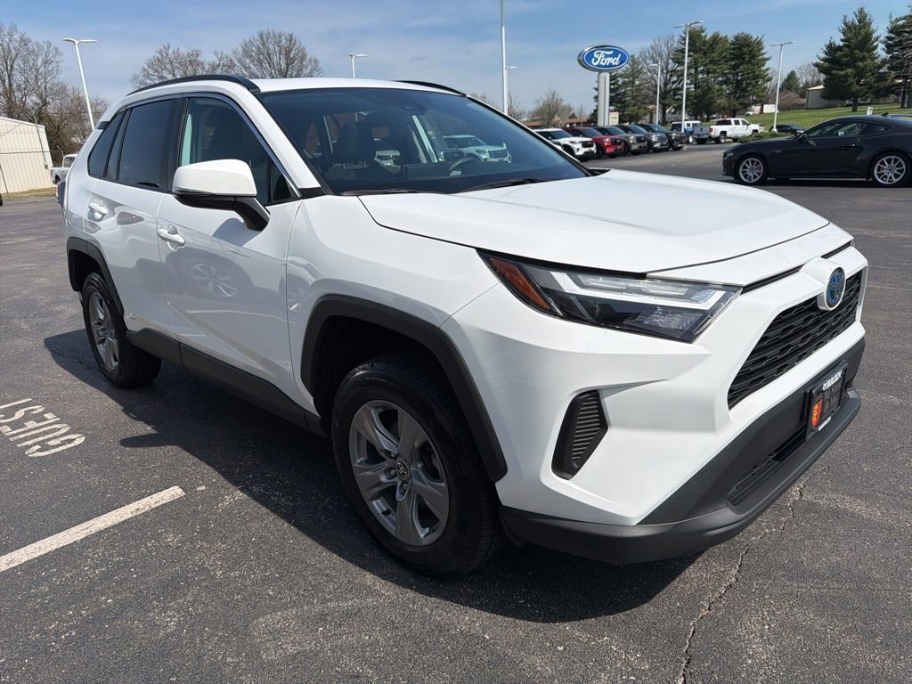 Used 2022 Toyota RAV4 XLE w/ Convenience Package AWD/4WD image 7