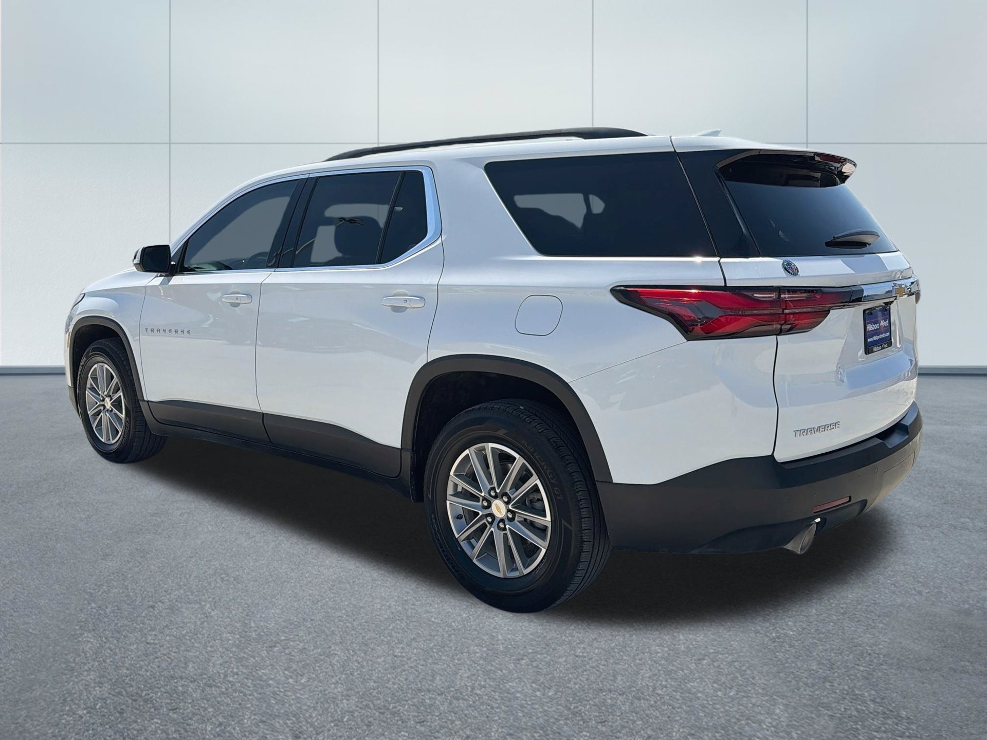 Used 2022 Chevrolet Traverse LT FWD image 9