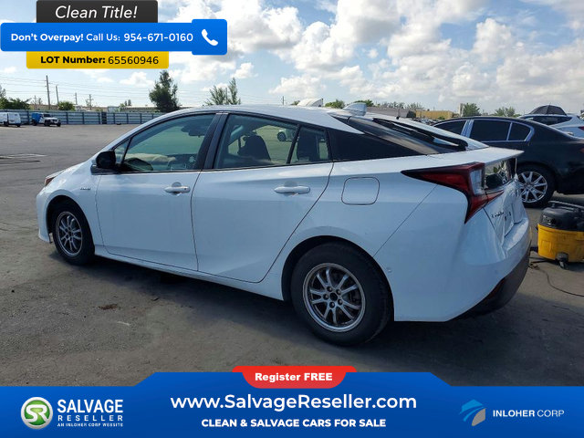 Used 2021 Toyota Prius LE FWD image 3