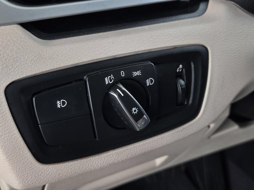 Used 2019 BMW X1 sDrive28i FWD image 19