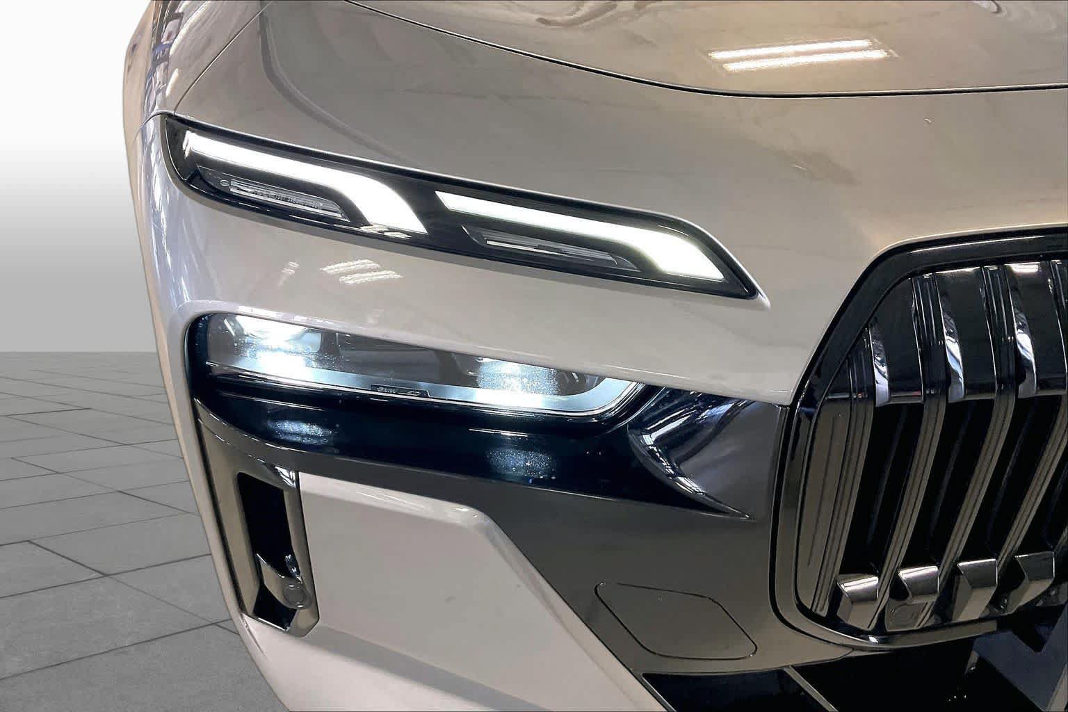 Certified 2023 BMW 740i RWD image 25